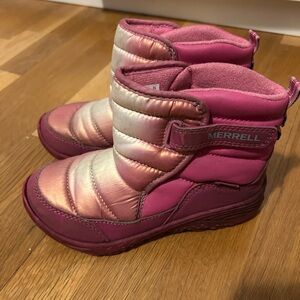 Merrell Kids Pink and White ankle style puffer Boots